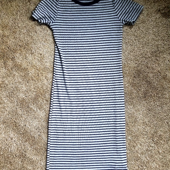 Striped bodycon dress - Picture 2 of 3
